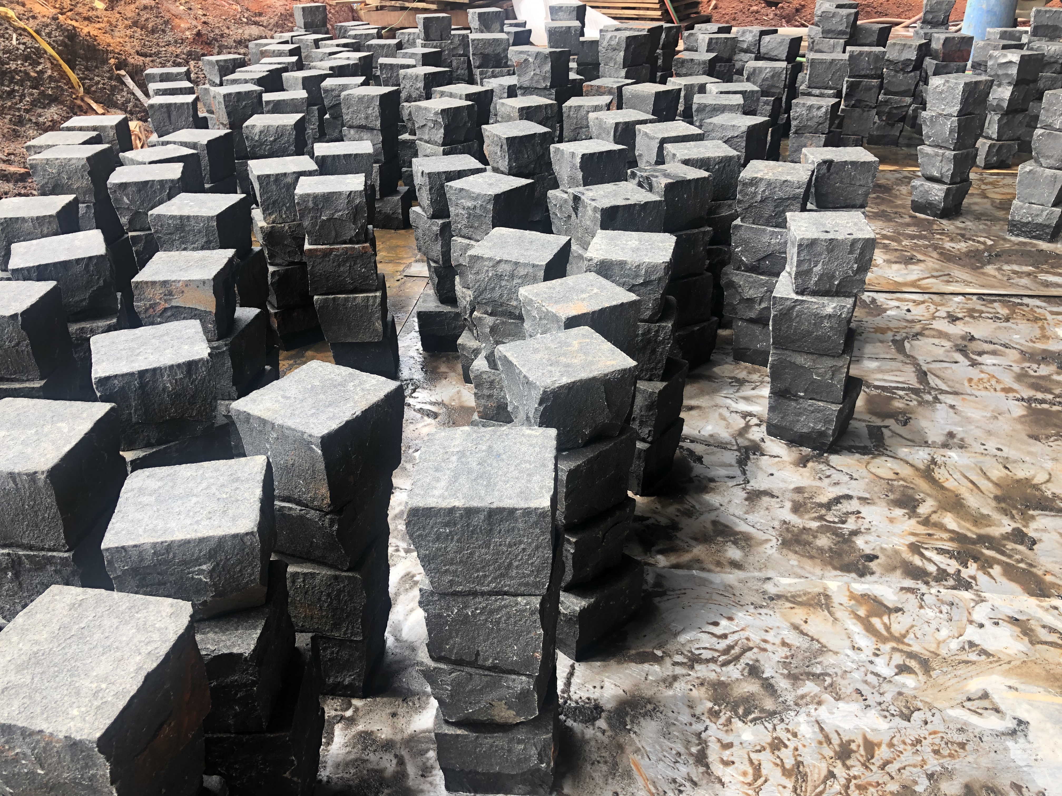 VN Black Basalt Cubes Black Cobble Stone Black Paving Stone