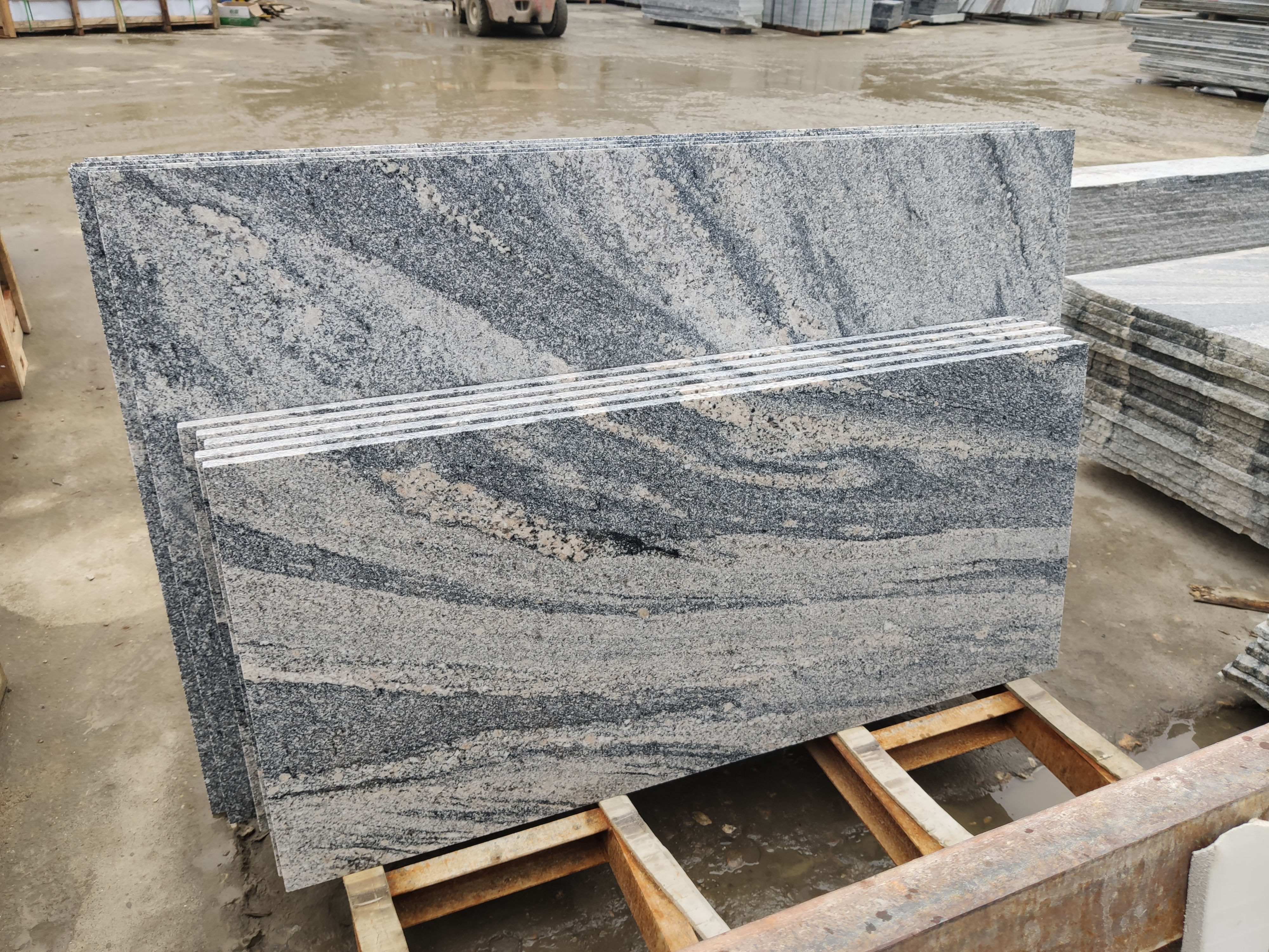 Royal Santiago Granite Chinese Granite Flooring Tiles Granite Slabs Grey Granite Steps